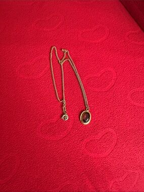 Sarah Coventry Gold-Tone Necklace with Tooaz Oval Glass Pendant Vintage